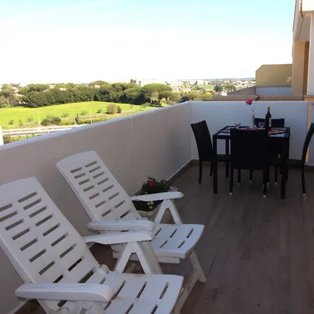 Delizioso E Accogliente Attico Рим